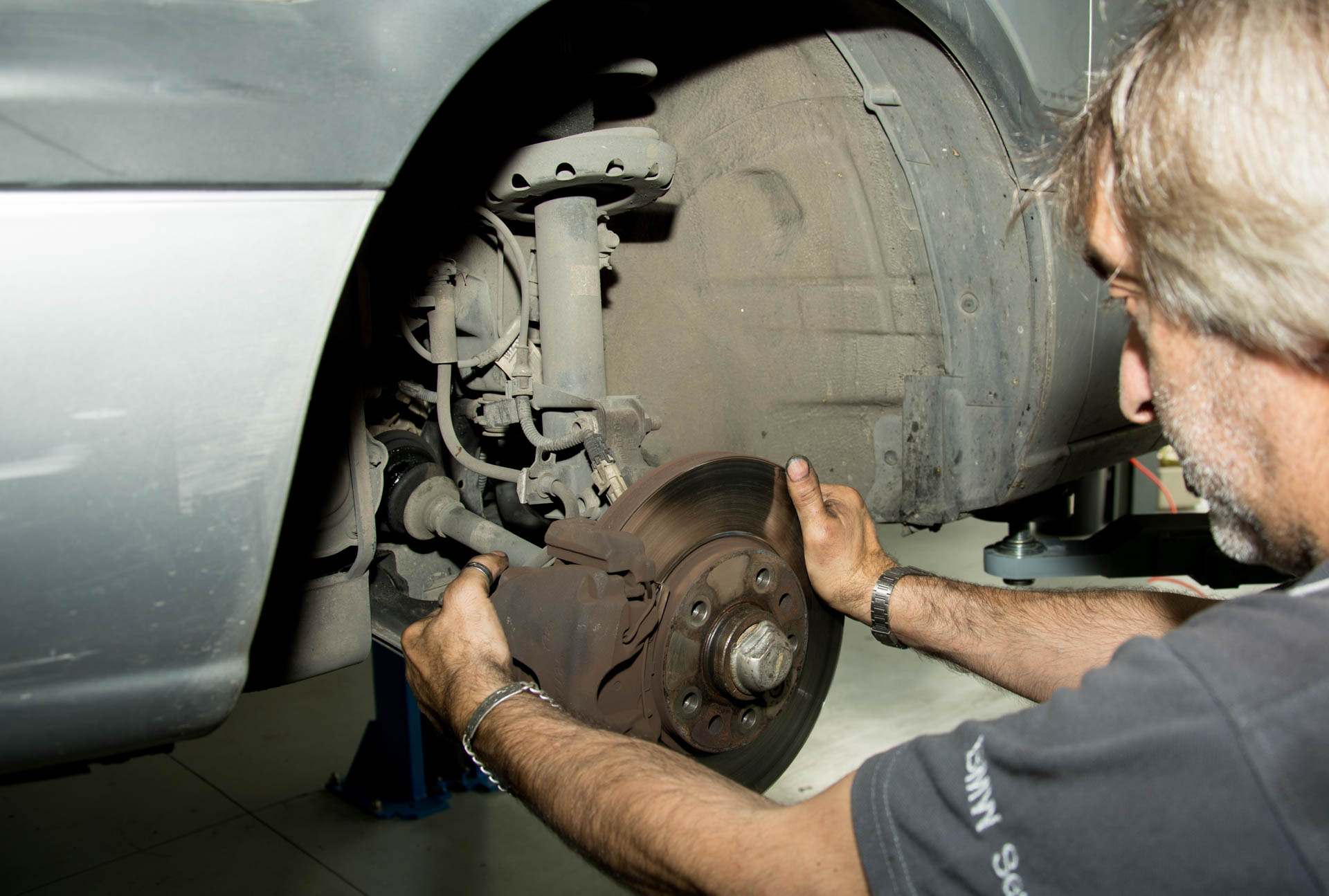 Nuestros mecanicos trabajando